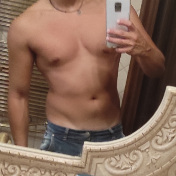 Accompagnatore gigolo Luca