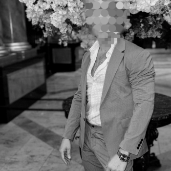 Accompagnatore gigolo Loris