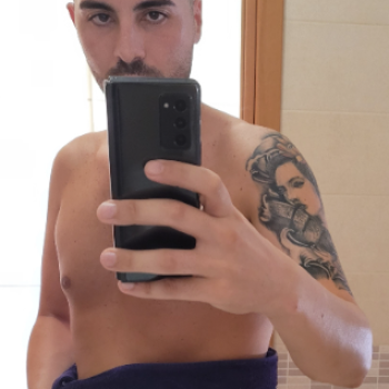 Accompagnatore gigolo Kristofer