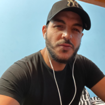 Accompagnatore gigolo Pop