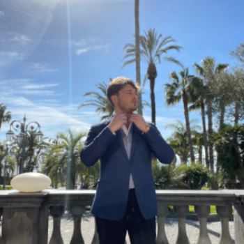 Accompagnatore gigolo Nellolangella@Gmail.Com