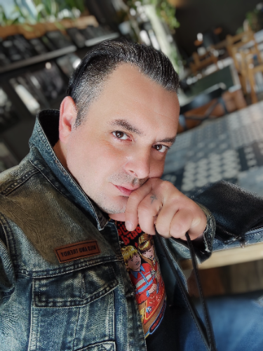 Accompagnatore gigolo Martin