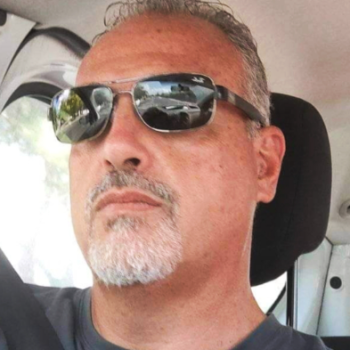 Accompagnatore gigolo Toni