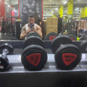 Accompagnatore gigolo Andreas