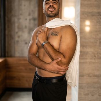 Accompagnatore gigolo Momo