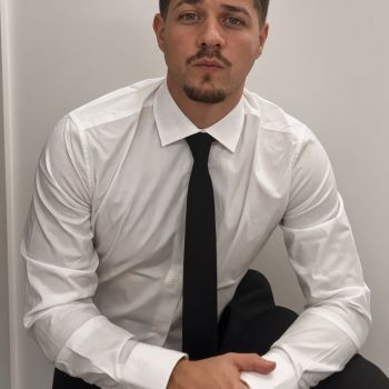 Accompagnatore gigolo Simone