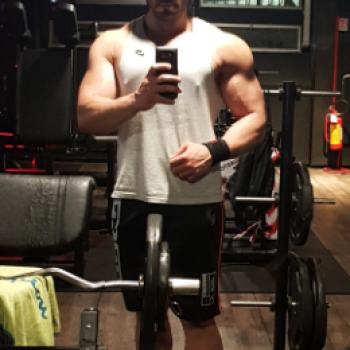 Accompagnatore gigolo Bigteo