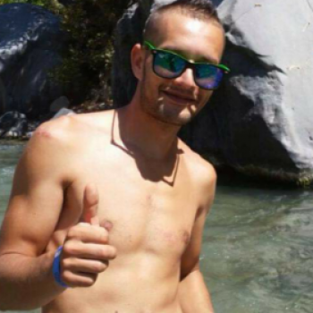 Accompagnatore gigolo Skenk