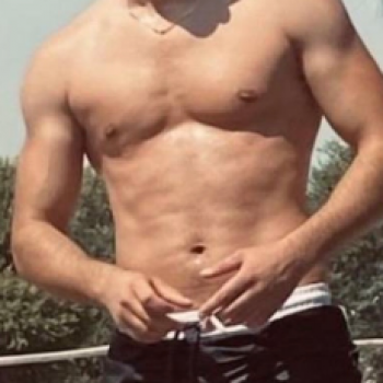 Accompagnatore gigolo Giova