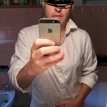 Accompagnatore gigolo Neiro