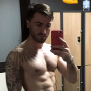 Accompagnatore gigolo Mickyy