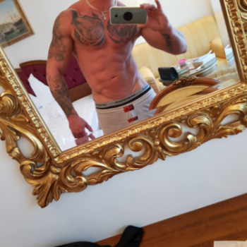 Accompagnatore gigolo Lime