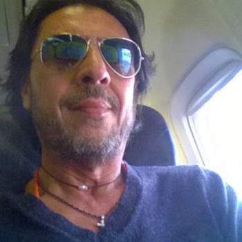 Accompagnatore gigolo Ispanico
