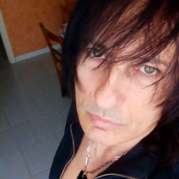 Accompagnatore gigolo Simba