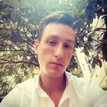 Accompagnatore gigolo Cassandro