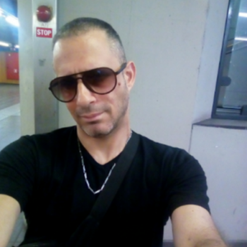 Accompagnatore gigolo Dawe