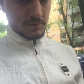 Accompagnatore gigolo Dennis