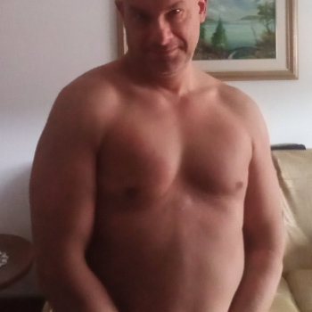 Accompagnatore gigolo Tato