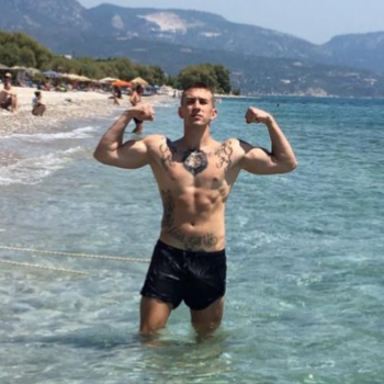 Accompagnatore gigolo Simone God