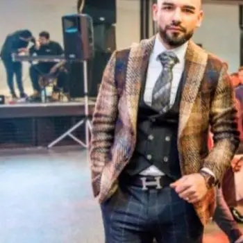 Accompagnatore gigolo Donald