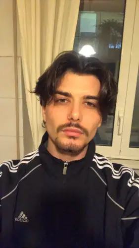 Accompagnatore gigolo Luca28