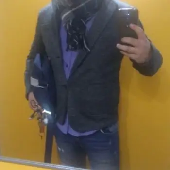 Accompagnatore gigolo Alfre