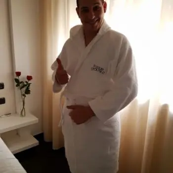 Accompagnatore gigolo Onofrio