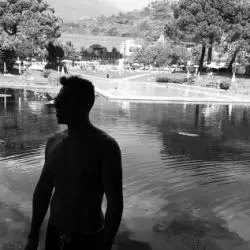 Accompagnatore gigolo Valentino White