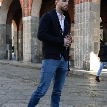 Accompagnatore gigolo Datan