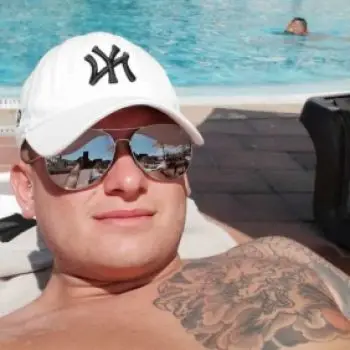 Accompagnatore gigolo Yuri