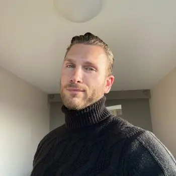 Accompagnatore gigolo Massimo