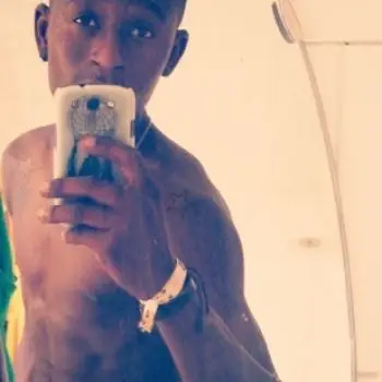 Accompagnatore gigolo Gabra