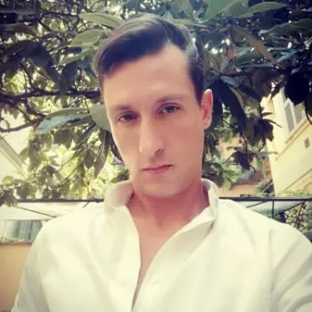 Accompagnatore gigolo Cassandro