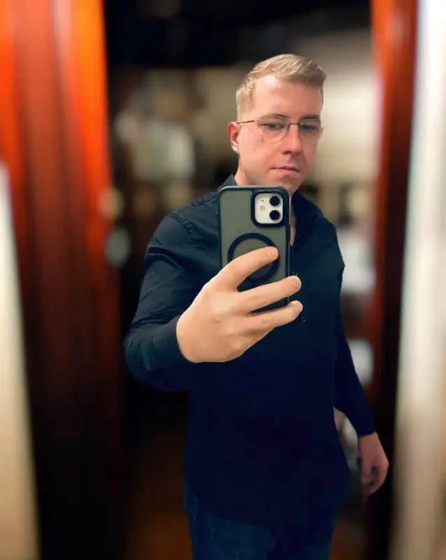 Damy, Accompagnatore donne