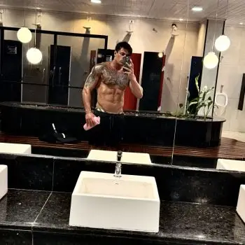 Accompagnatore gigolo Chrismontana