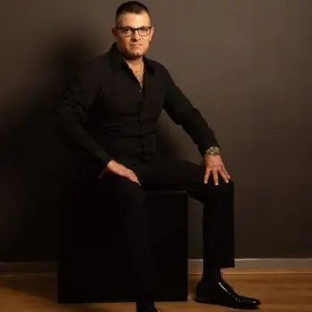 Accompagnatore gigolo bastian