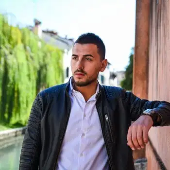 Accompagnatore gigolo Leonardo Villa