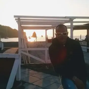 Accompagnatore gigolo Tony