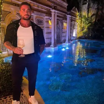 Accompagnatore gigolo Ricky