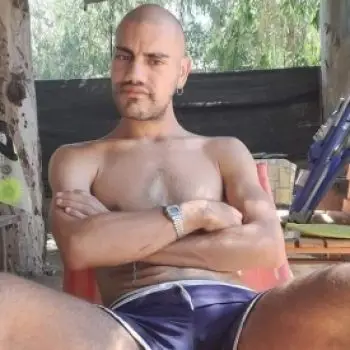 Accompagnatore gigolo Mrniky