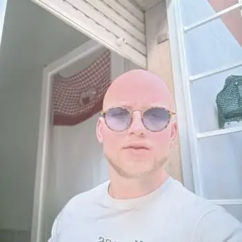 Accompagnatore gigolo Alextororoma