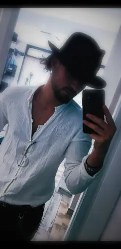 Accompagnatore gigolo Alec