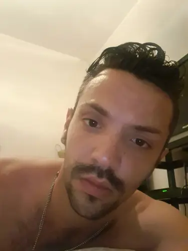 Accompagnatore gigolo Gianlu93