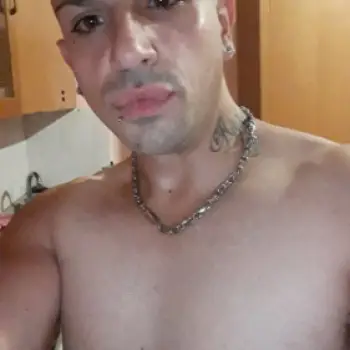 Accompagnatore gigolo Salvatore213