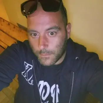 Accompagnatore gigolo Mirco1984