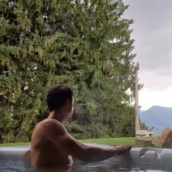 Accompagnatore gigolo Umberto 