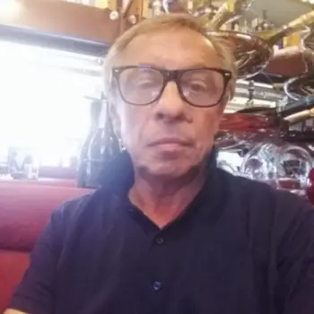 Accompagnatore gigolo Robyb