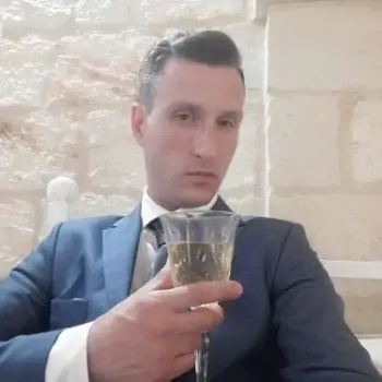 Accompagnatore gigolo Cassandro