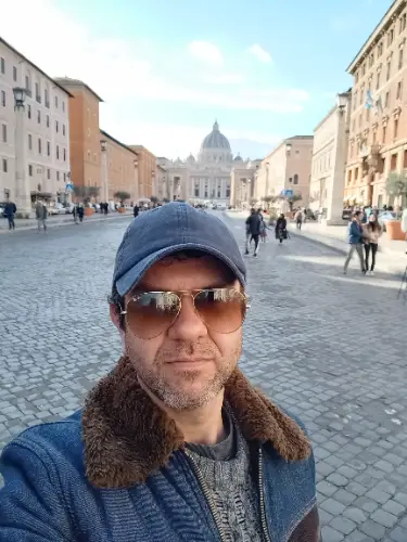 Accompagnatore gigolo Nilo