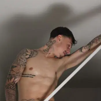 Accompagnatore gigolo Riccardo Zeler